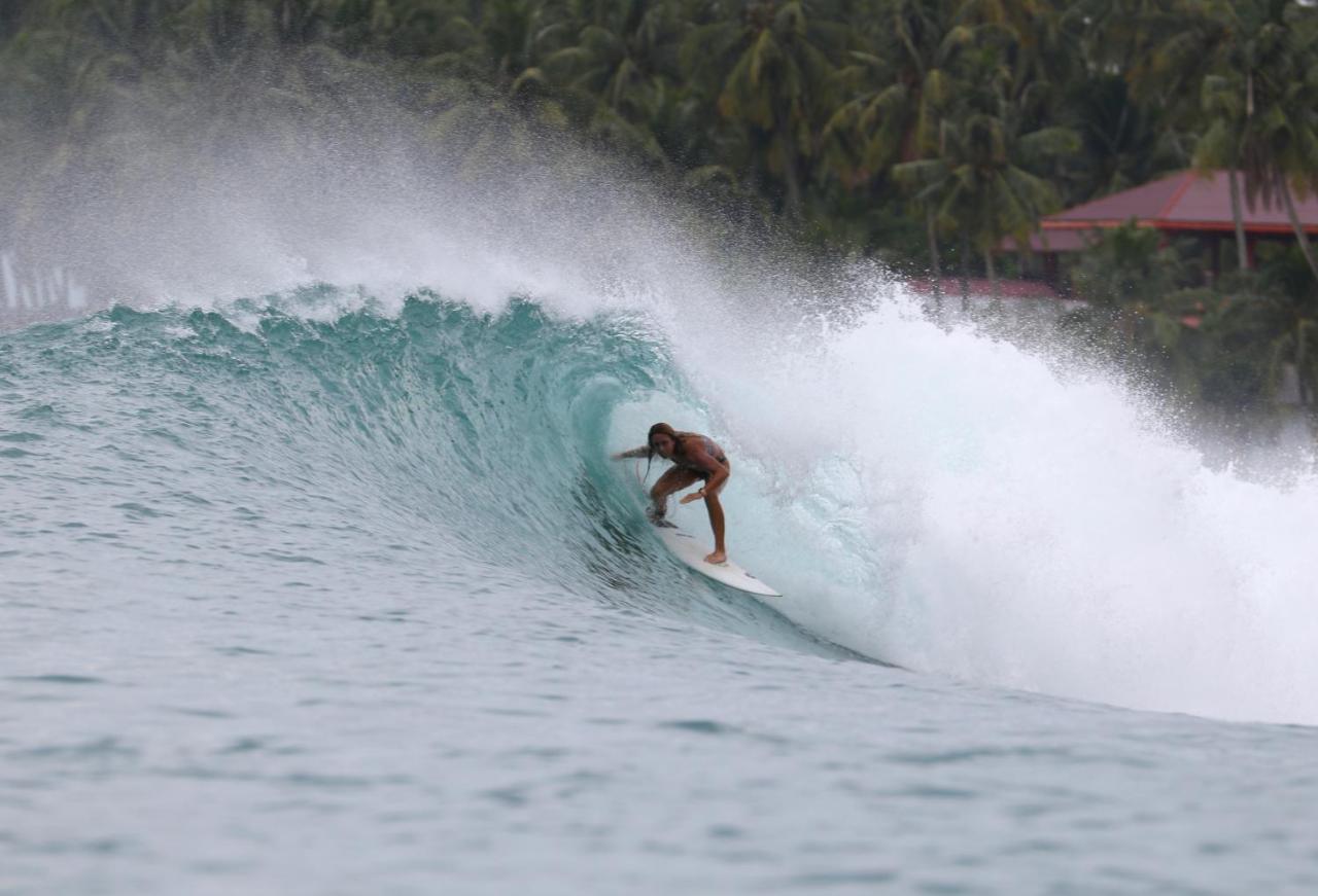 Oseda Nias Surf House Hotel Hilibotodane Ngoại thất bức ảnh