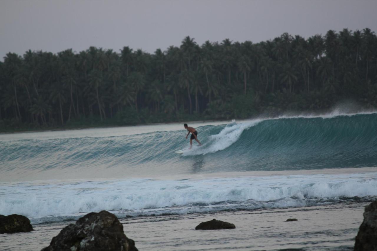 Oseda Nias Surf House Hotel Hilibotodane Ngoại thất bức ảnh