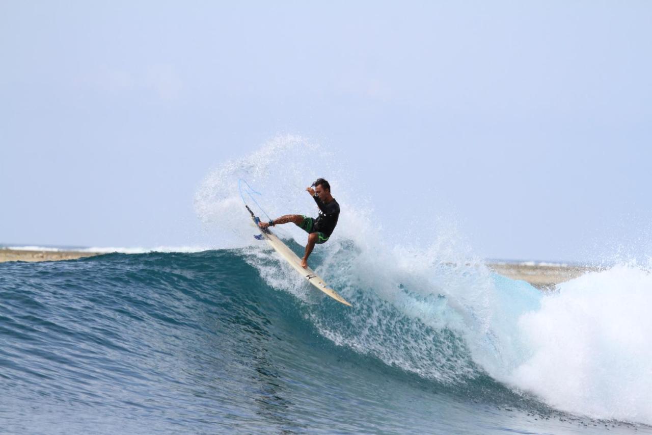 Oseda Nias Surf House Hotel Hilibotodane Ngoại thất bức ảnh